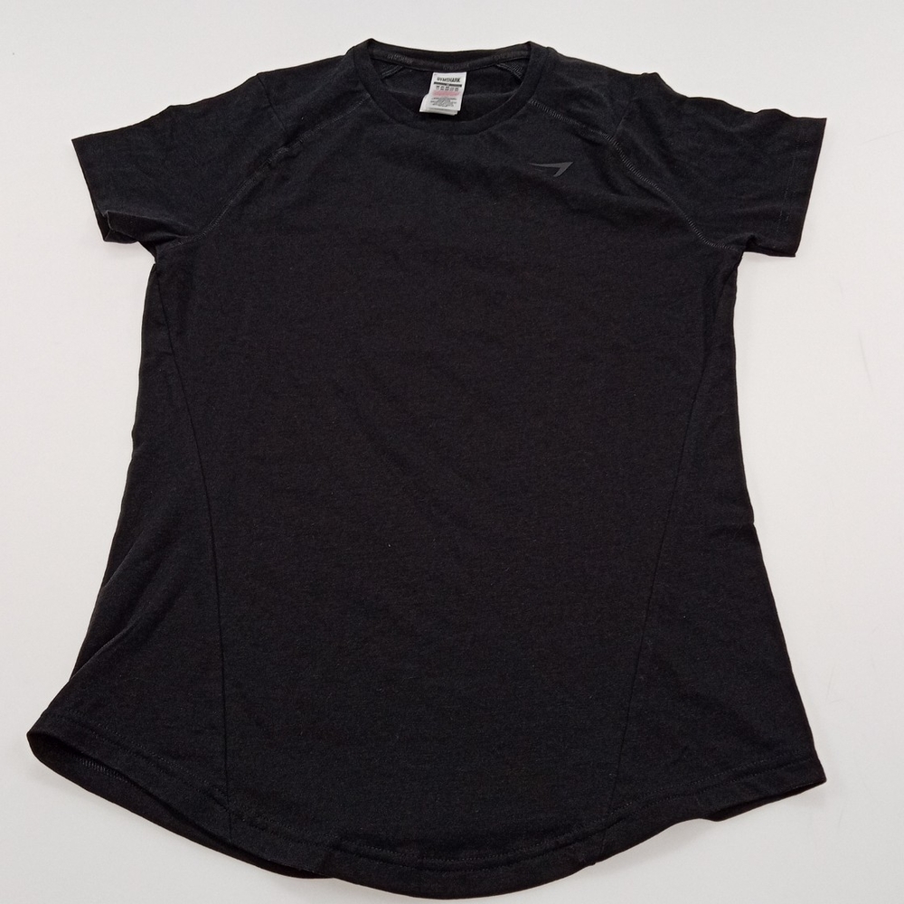 Gymshark men bold t-shirt black 🖤 color size (M)